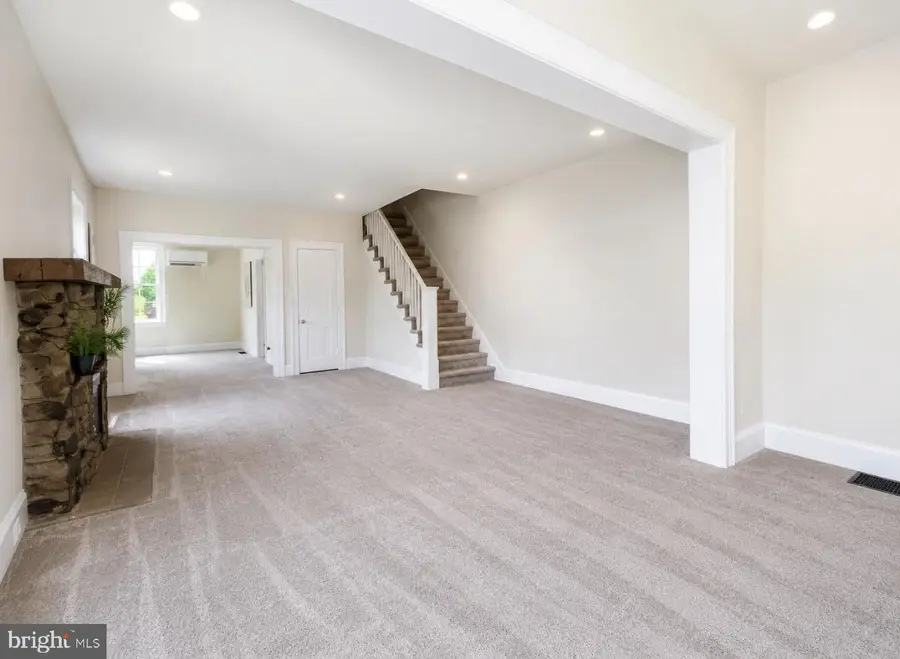 7031 Lincoln Dr, Philadelphia, PA 19119 - #2