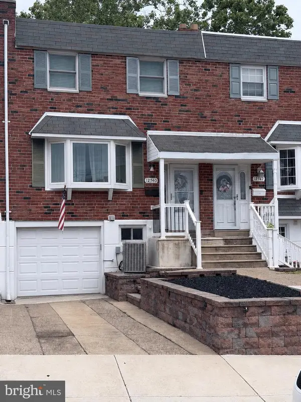 12740 Hollins Rd, PHILADELPHIA, PA 19154