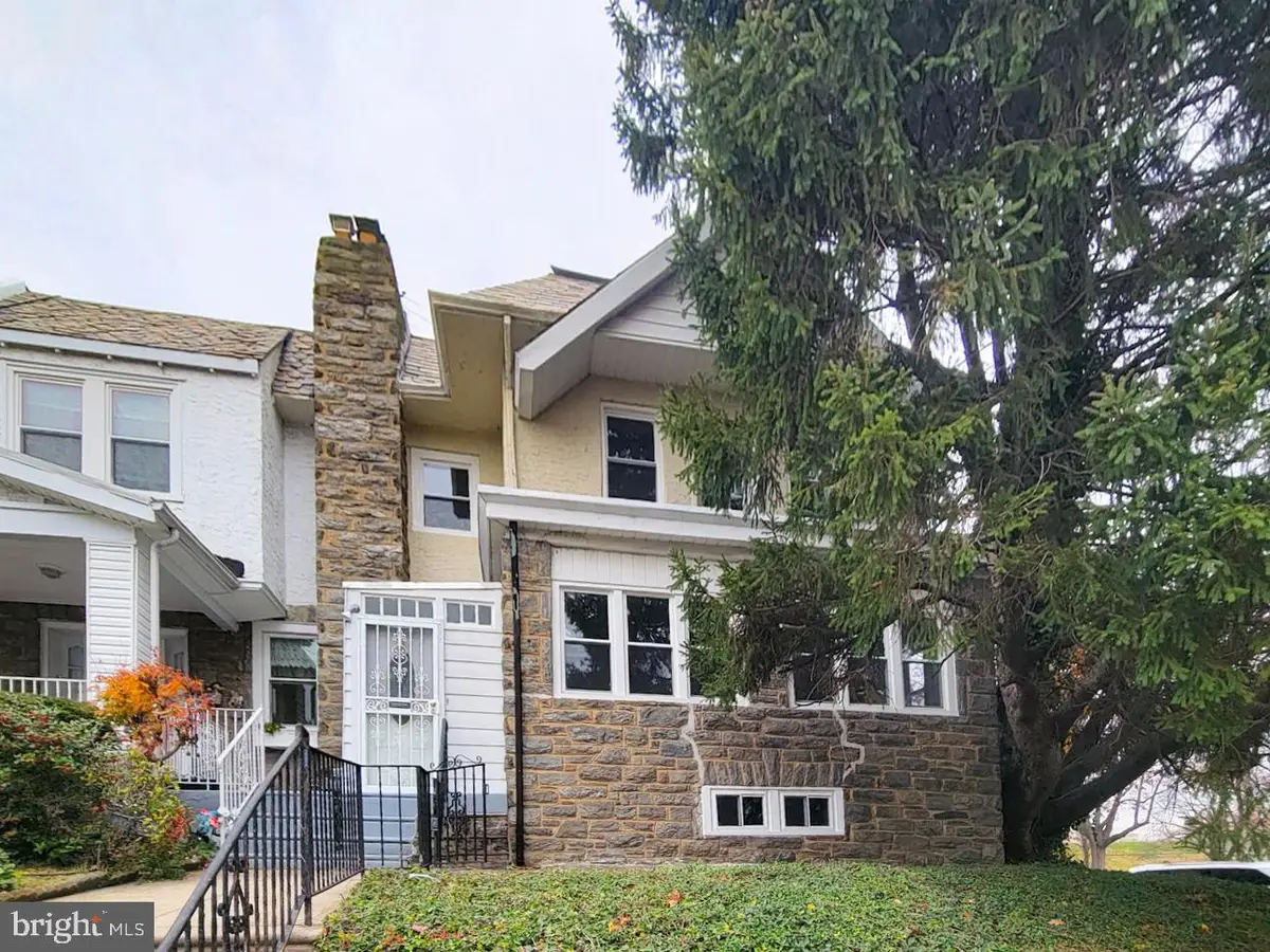 4401 Sherwood Rd, Philadelphia, PA 19131 - #1