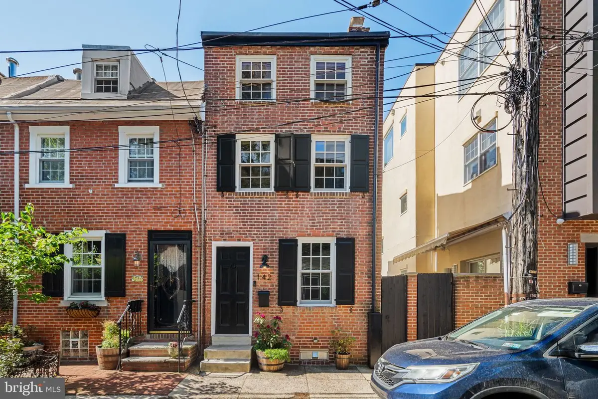 142 Carpenter St, Philadelphia, PA 19147 - #1