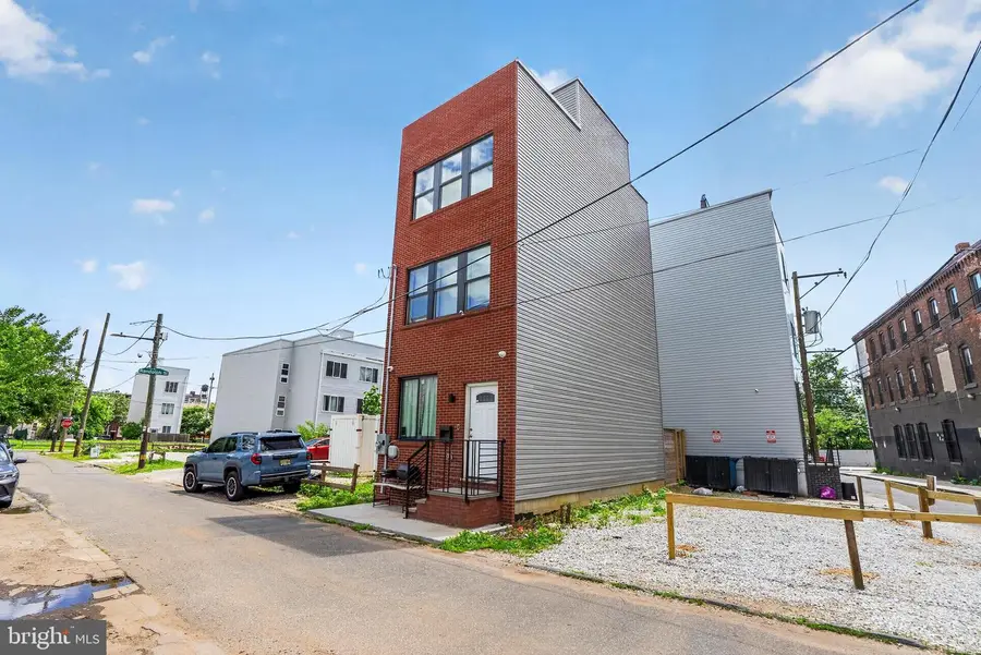 540 Edgley St, Philadelphia, PA 19122 - #2