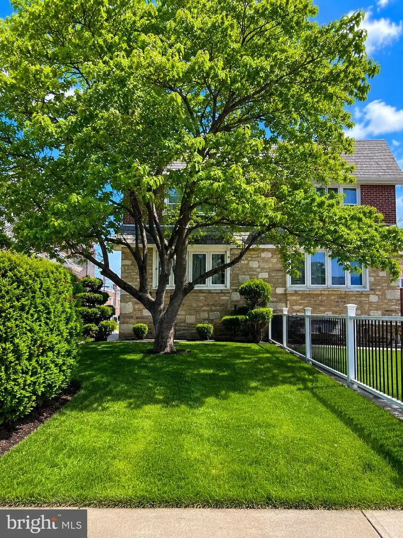 2118 Vista St, Philadelphia, PA 19152 - #1