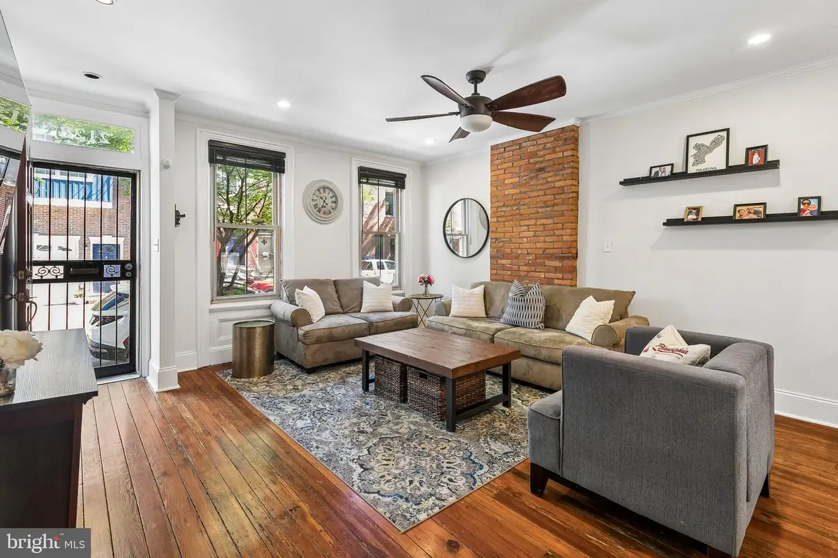 2128 Carpenter St, Philadelphia, PA 19146 - #1