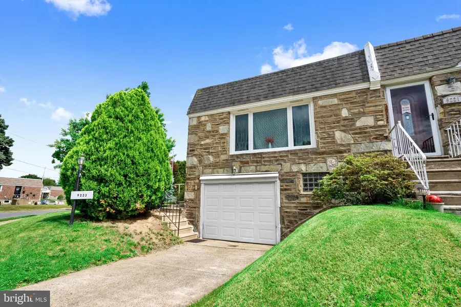 9223 Crispin St, Philadelphia, PA 19114 - #2