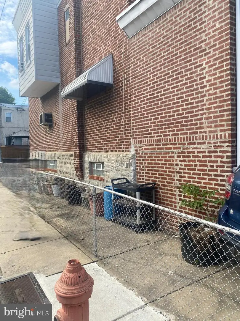 6935 Garman St, Philadelphia, PA 19142 - #2