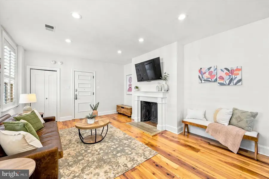328 Spruce St #5, Philadelphia, PA 19106 - #3