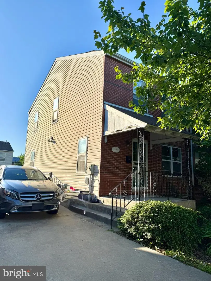 807 N 13th St, Philadelphia, PA 19123 - #3