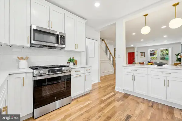 238 Kalos St, PHILADELPHIA, PA 19128