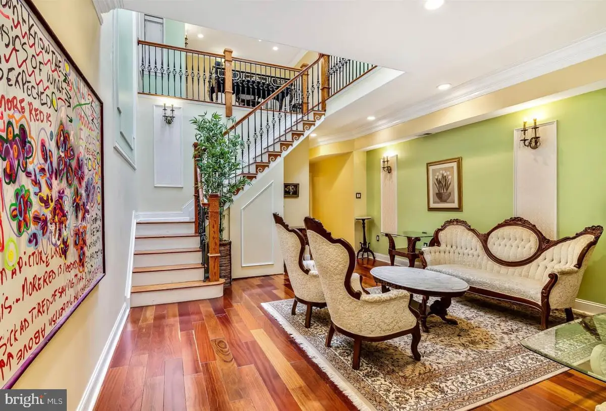 26 S Strawberry St, Philadelphia, PA 19106 - #1