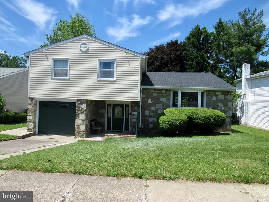 463 Pinewood Rd, Philadelphia, PA 19116 - #2