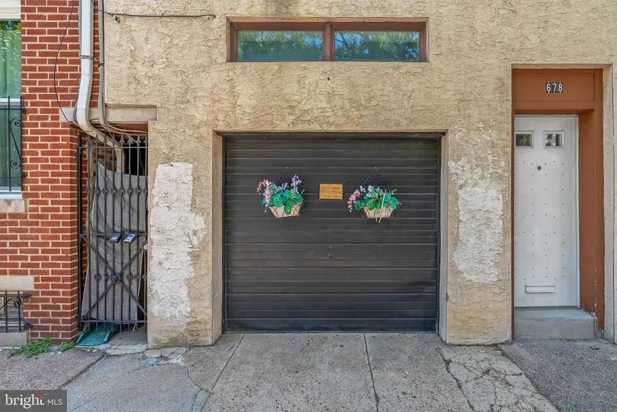678 N 15th St, Philadelphia, PA 19130 - #2