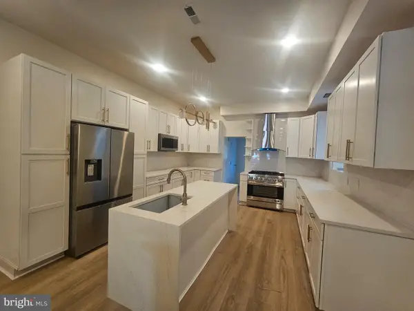 83 W Sharpnack St, PHILADELPHIA, PA 19119