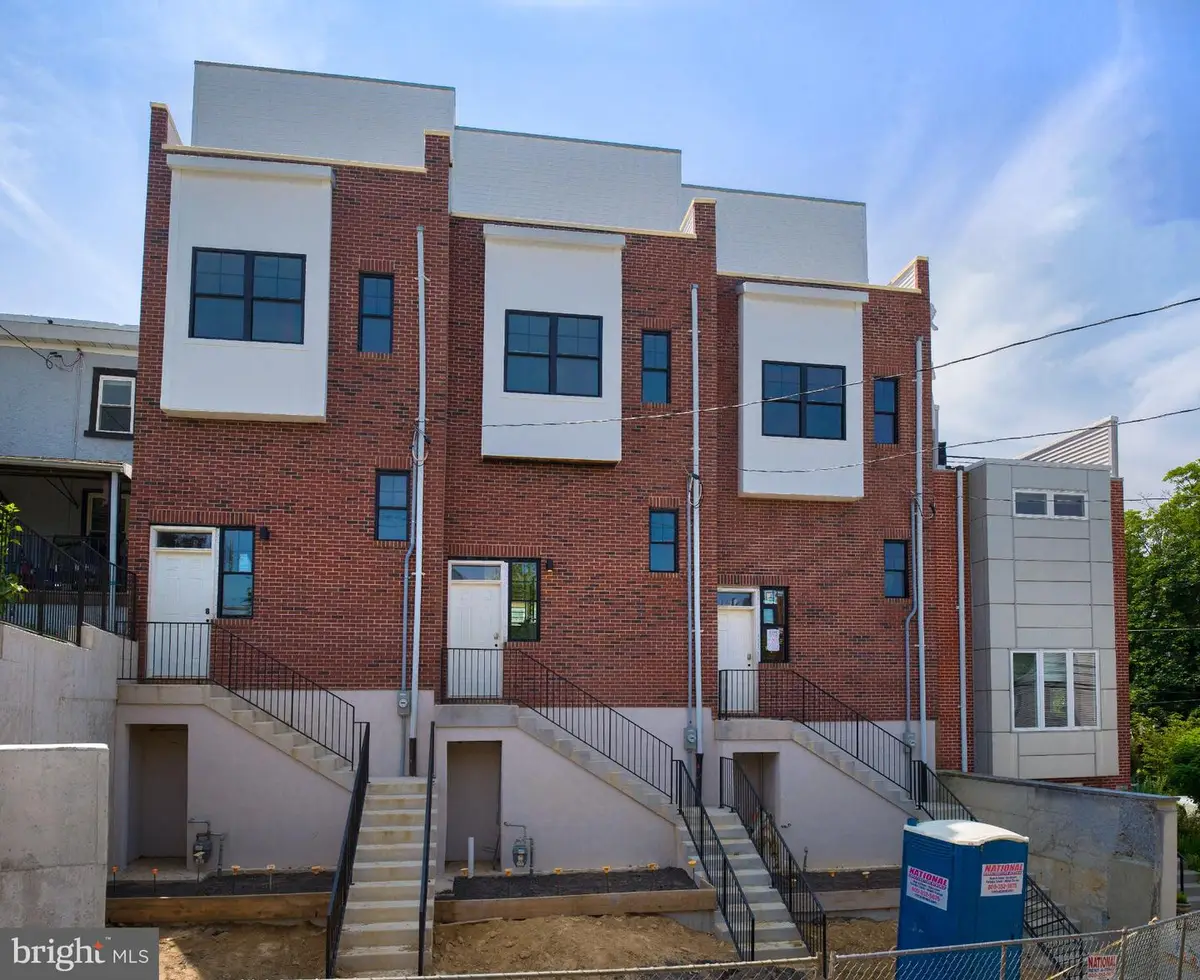 303 Fountain St, Philadelphia, PA 19128 - #1