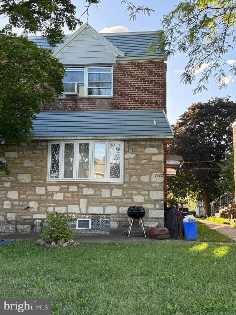 7722 Fairfield St, Philadelphia, PA 19152 - #1