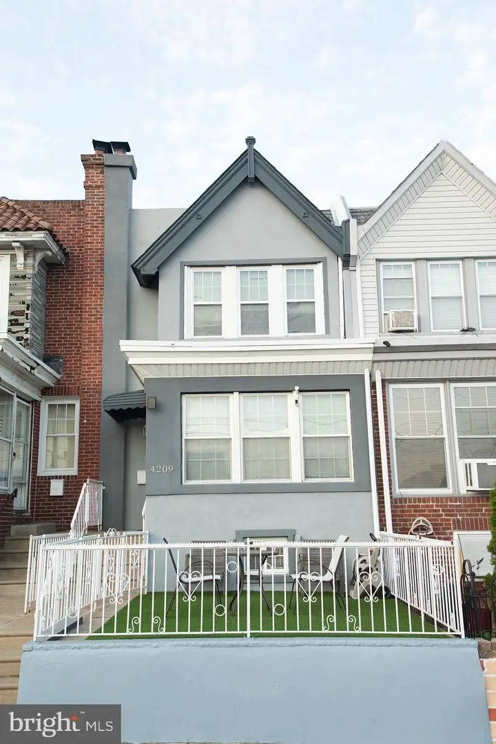 4209 Benner St, Philadelphia, PA 19135 - #1