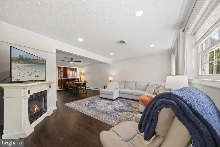 373 Leroy St, Philadelphia, PA 19128 - #3