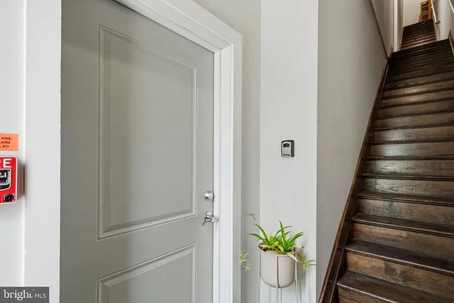 1023 Mt Vernon St #1, Philadelphia, PA 19123 - #3