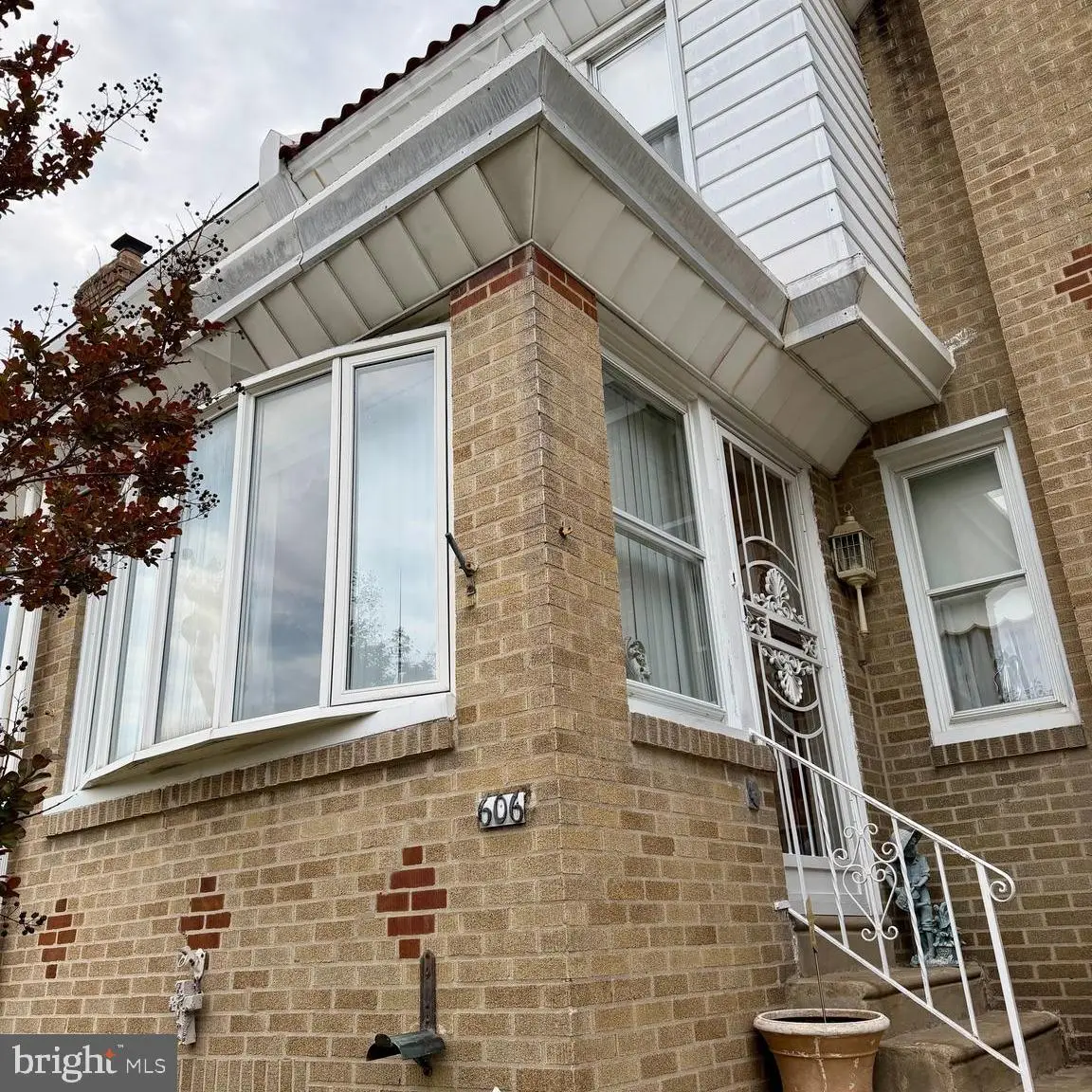 606 Jamestown St, Philadelphia, PA 19128 - #1