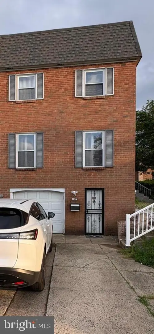 152 Rennard St, PHILADELPHIA, PA 19116
