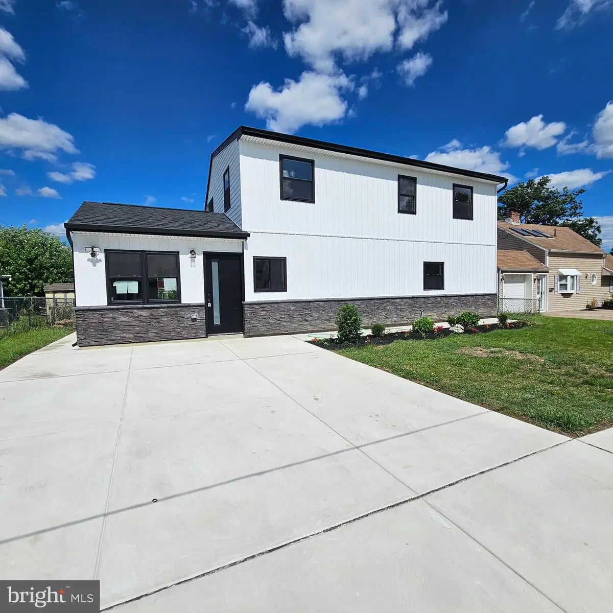 9215 Andover Rd, Philadelphia, PA 19114 - #1