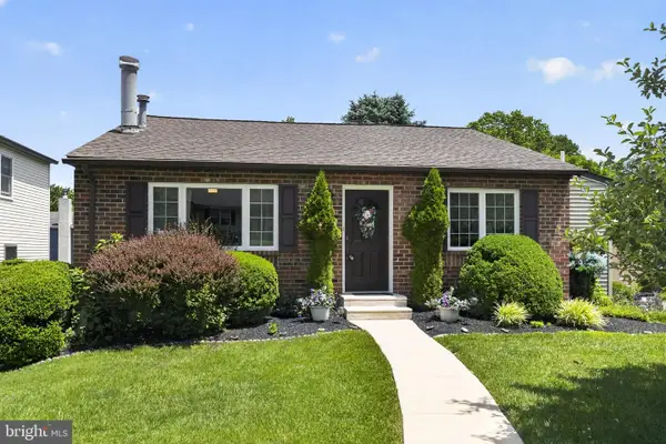 908 Ronnie Cir, PHILADELPHIA, PA 19128