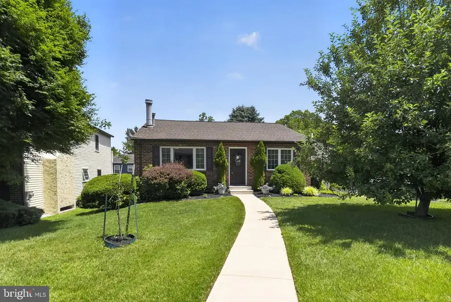 908 Ronnie Cir, Philadelphia, PA 19128 - #2