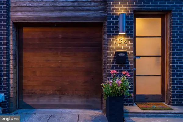 752 S Hicks St, PHILADELPHIA, PA 19146