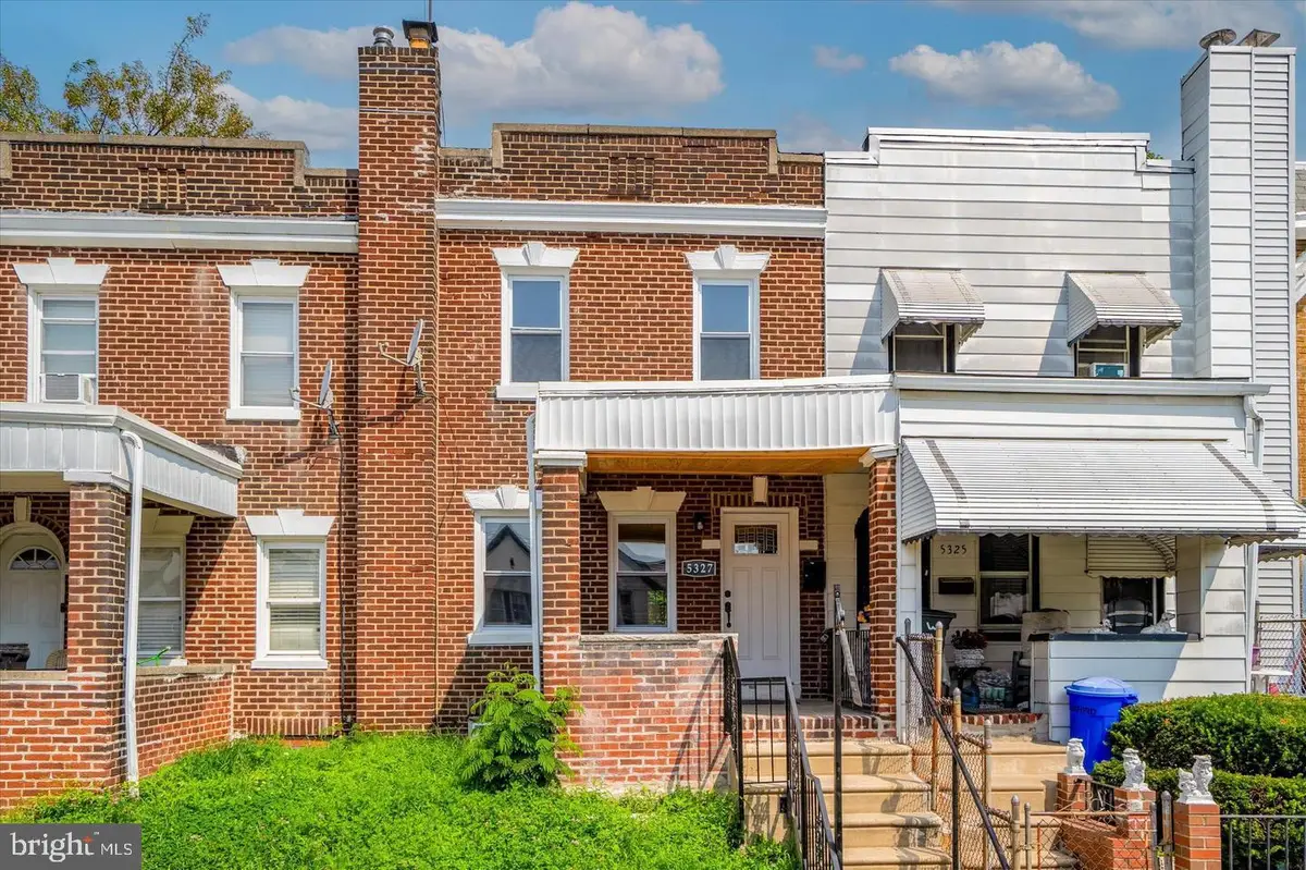 5327 W Oxford St, Philadelphia, PA 19131 - #1