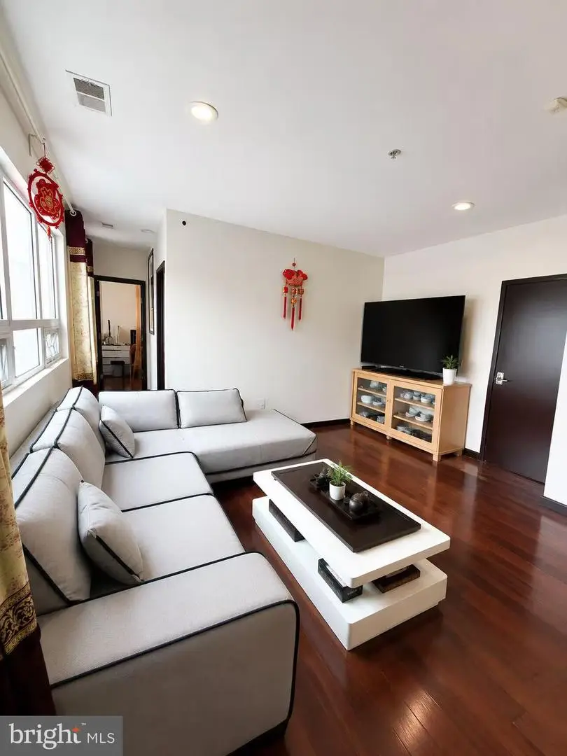 211 N Camac St #4c, Philadelphia, PA 19107 - #1