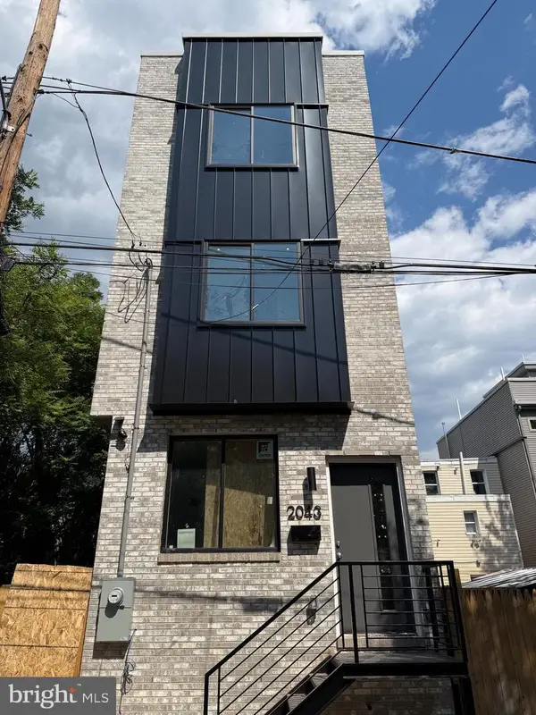 2043 N Orkney St, PHILADELPHIA, PA 19122