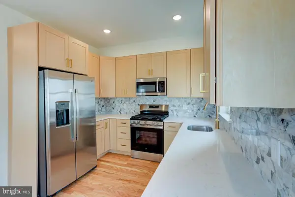 2480 Emerald St, PHILADELPHIA, PA 19125