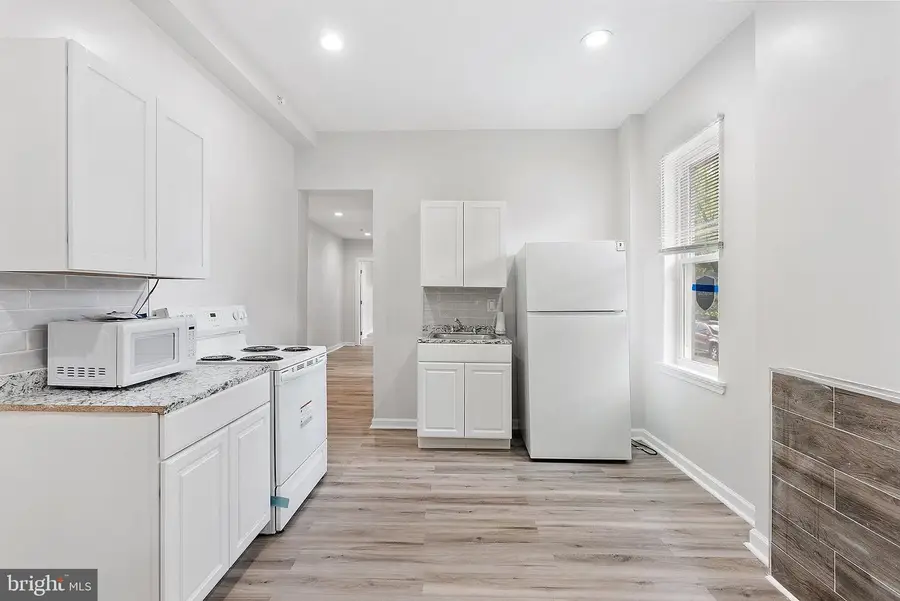 1242 W Airdrie St, Philadelphia, PA 19140 - #2