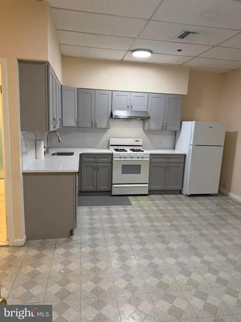 1009 Arch St #4b, Philadelphia, PA 19107 - #1