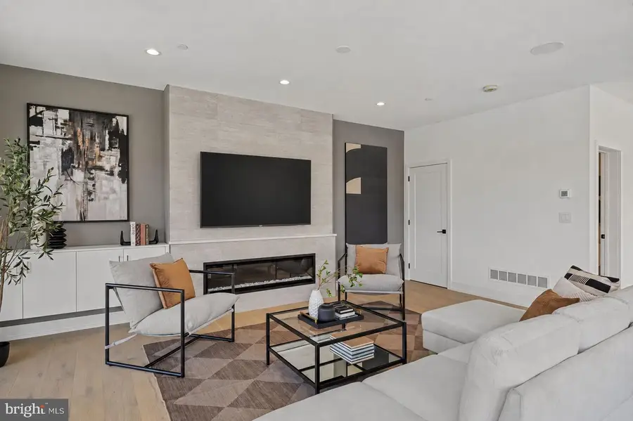 527 Brown St, Philadelphia, PA 19123 - #2