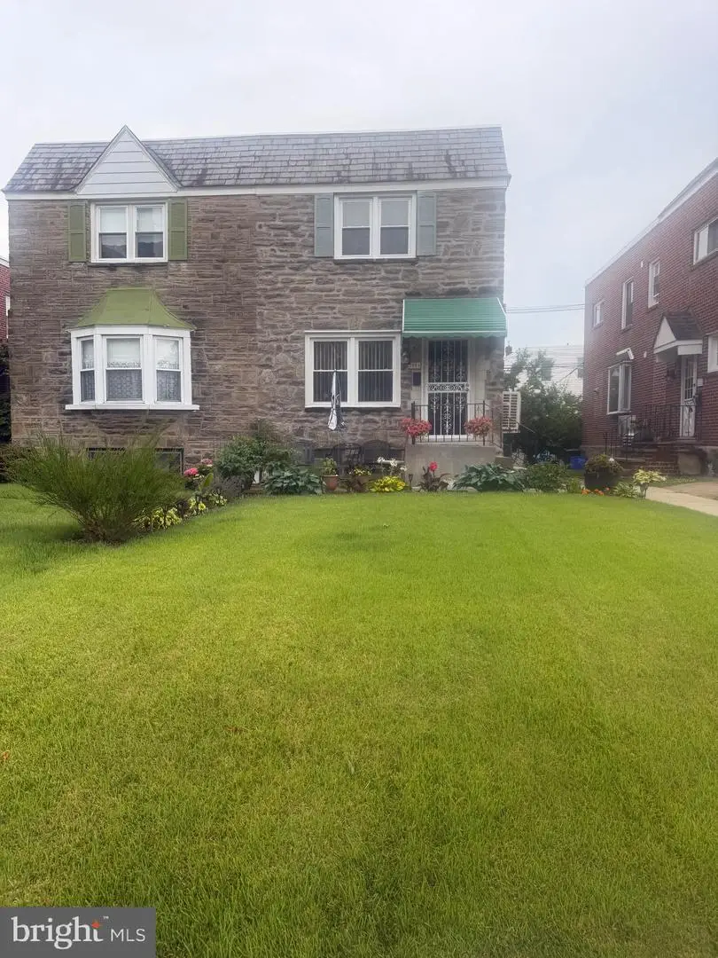 2004 Vista St, Philadelphia, PA 19152 - #1