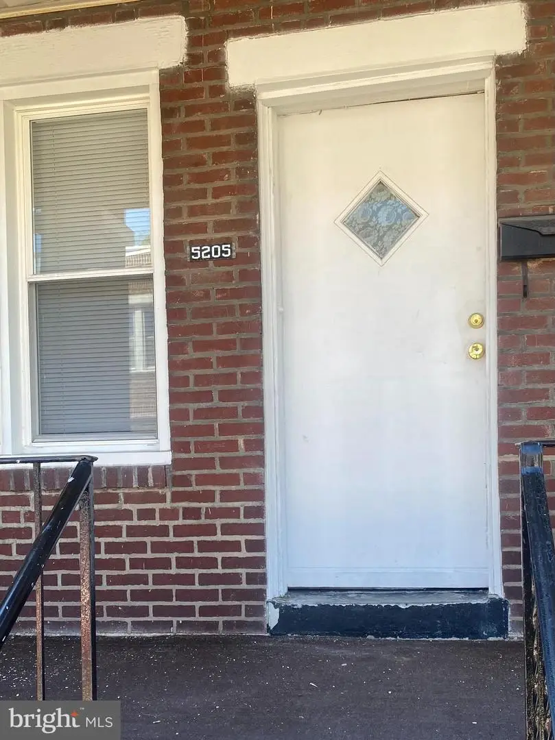 5205 Glenloch St, Philadelphia, PA 19124 - #1