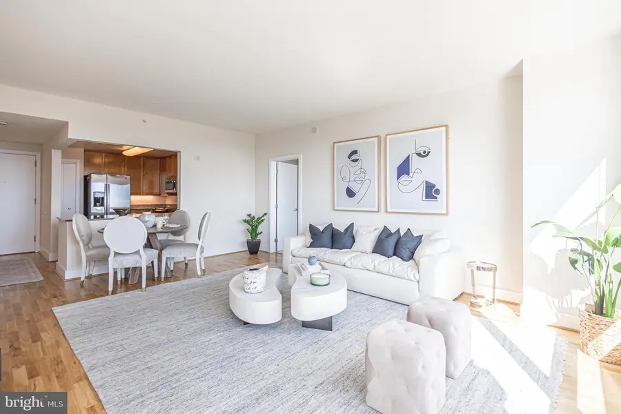 717 S Chris Columbus Blvd #811, Philadelphia, PA 19147 - #3