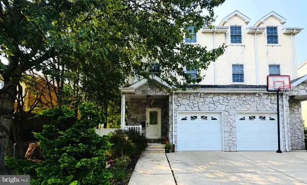 492 Harmon Rd, PHILADELPHIA, PA 19128