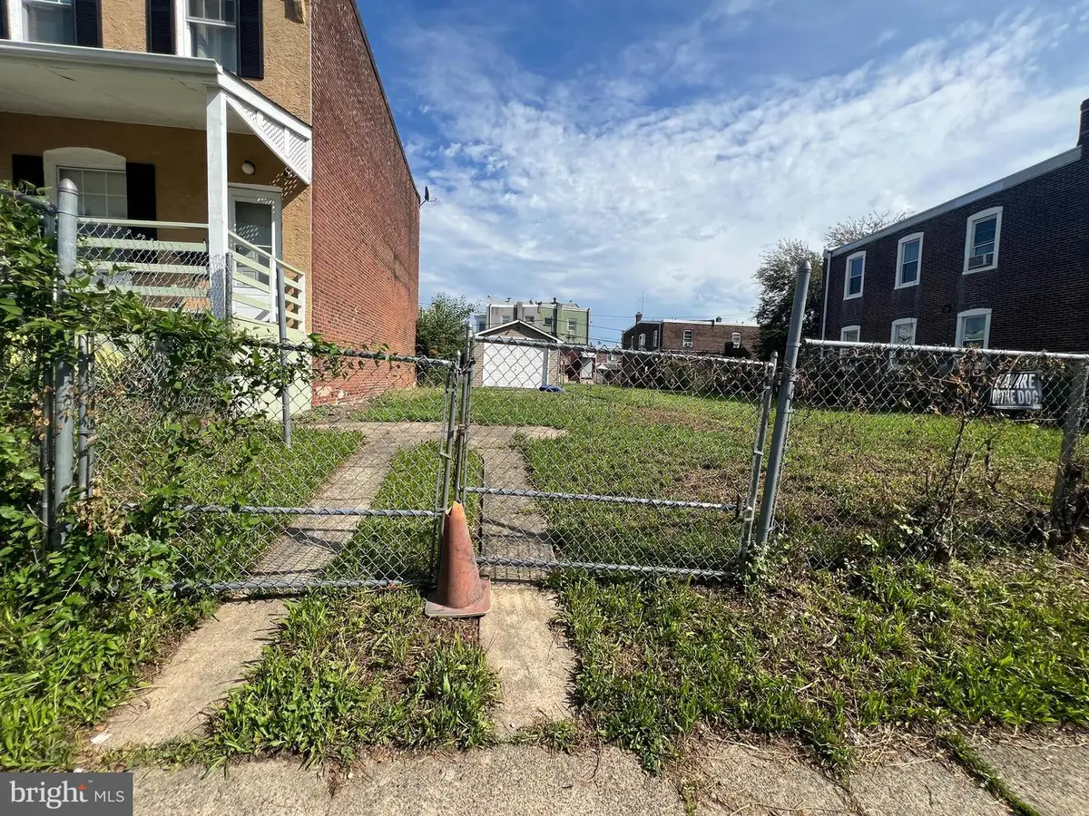 6737 Glenloch St, Philadelphia, PA 19135 - #1