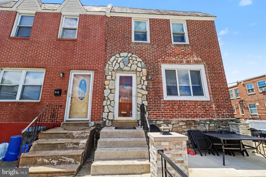 640 Robbins St, Philadelphia, PA 19111 - #2