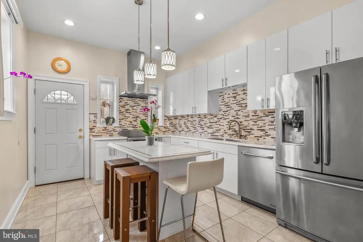 2515 S 16th St, Philadelphia, PA 19145 - #1