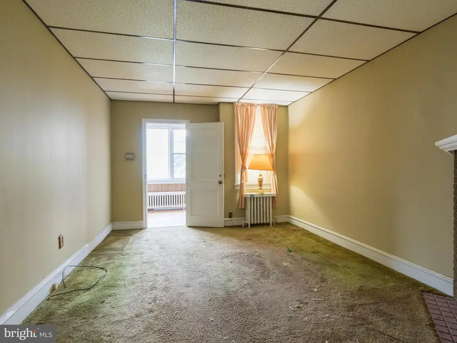 3825 Elsinore St, Philadelphia, PA 19124 - #3