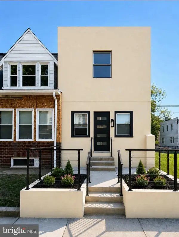 2534 Bonaffon St, PHILADELPHIA, PA 19142