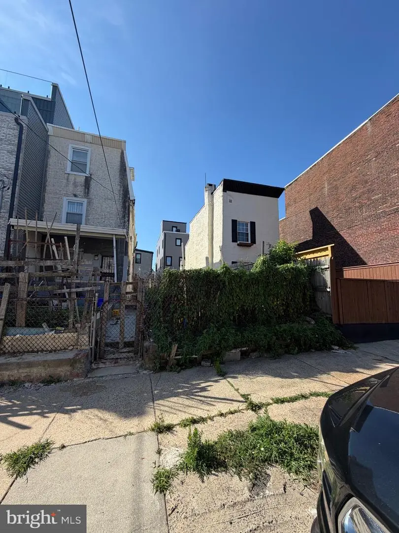 2661 Emerald St, Philadelphia, PA 19125 - #1