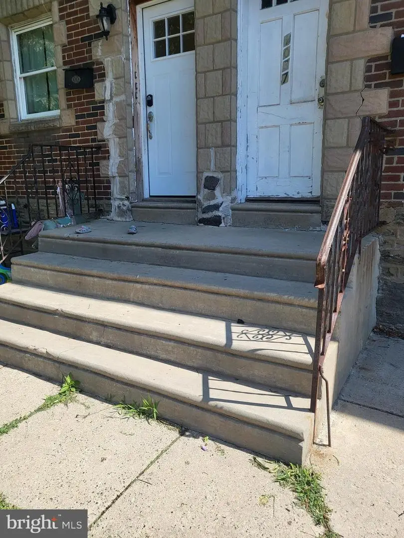 1037 Fanshawe St, Philadelphia, PA 19111 - #2