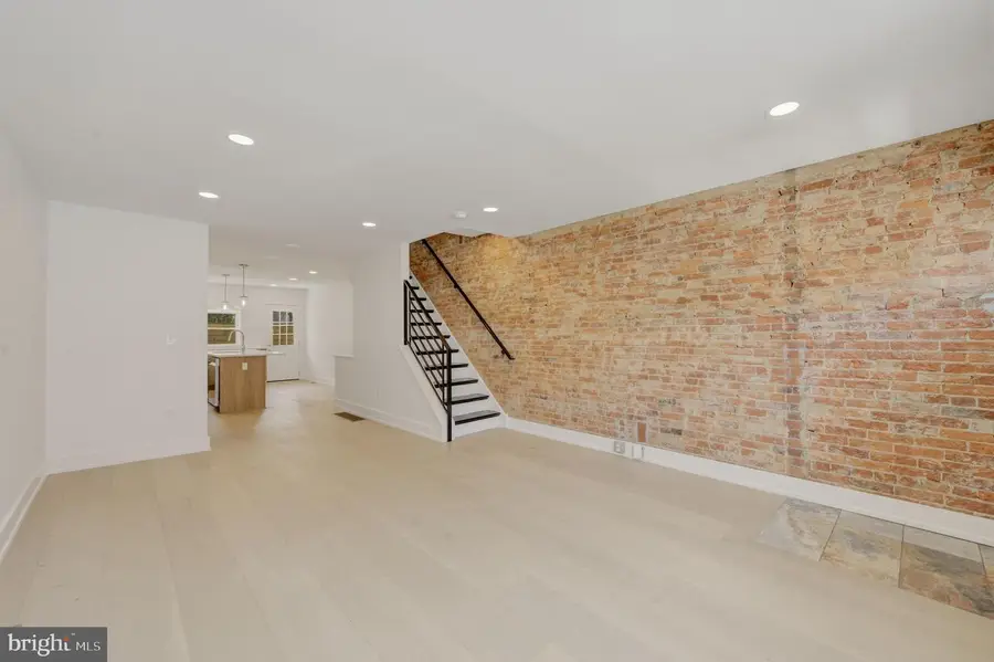 1110 Pierce St, Philadelphia, PA 19148 - #3