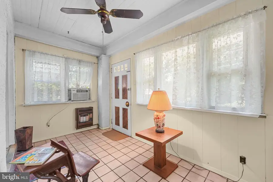 31 E Gravers Ln, Philadelphia, PA 19118 - #3