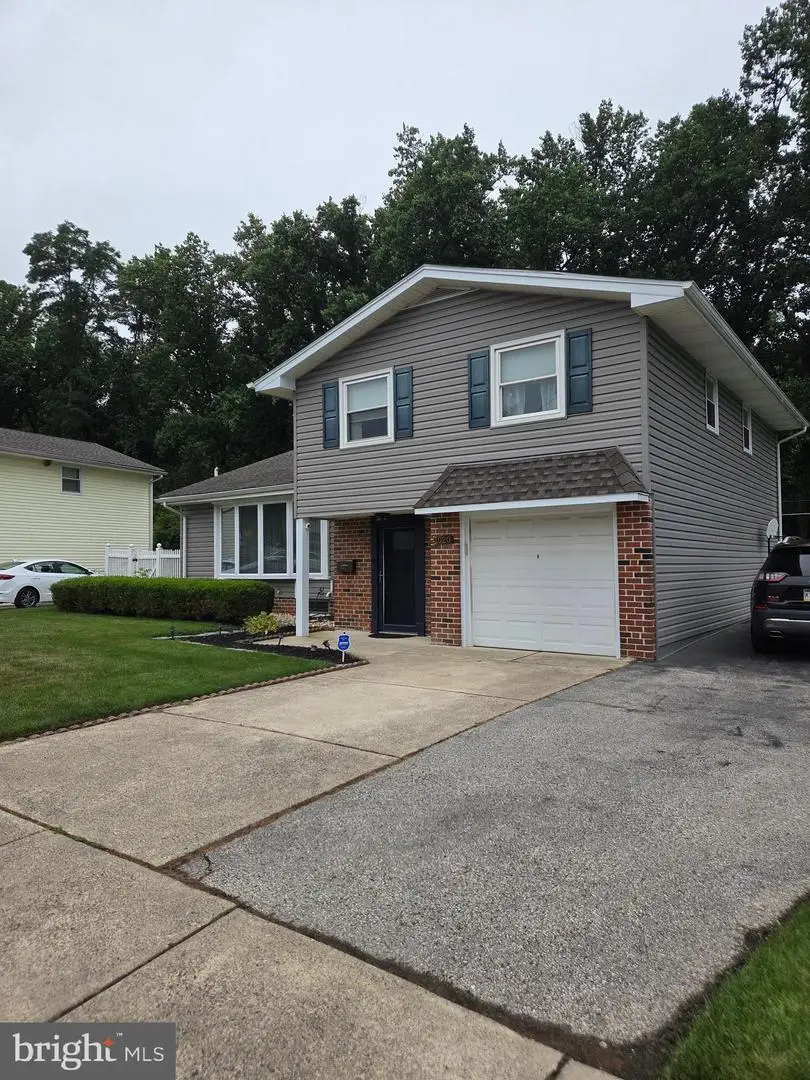 1020 Norvelt Dr, Philadelphia, PA 19115 - #2