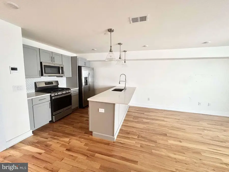 402 N Front St #4, Philadelphia, PA 19123 - #3