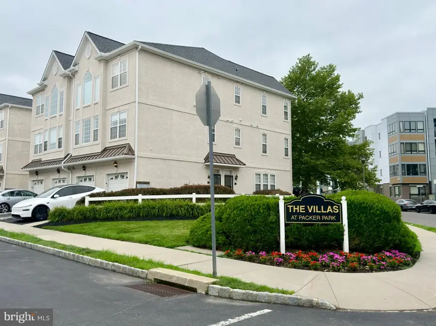 3202 Davinci Dr, Philadelphia, PA 19145 - #2